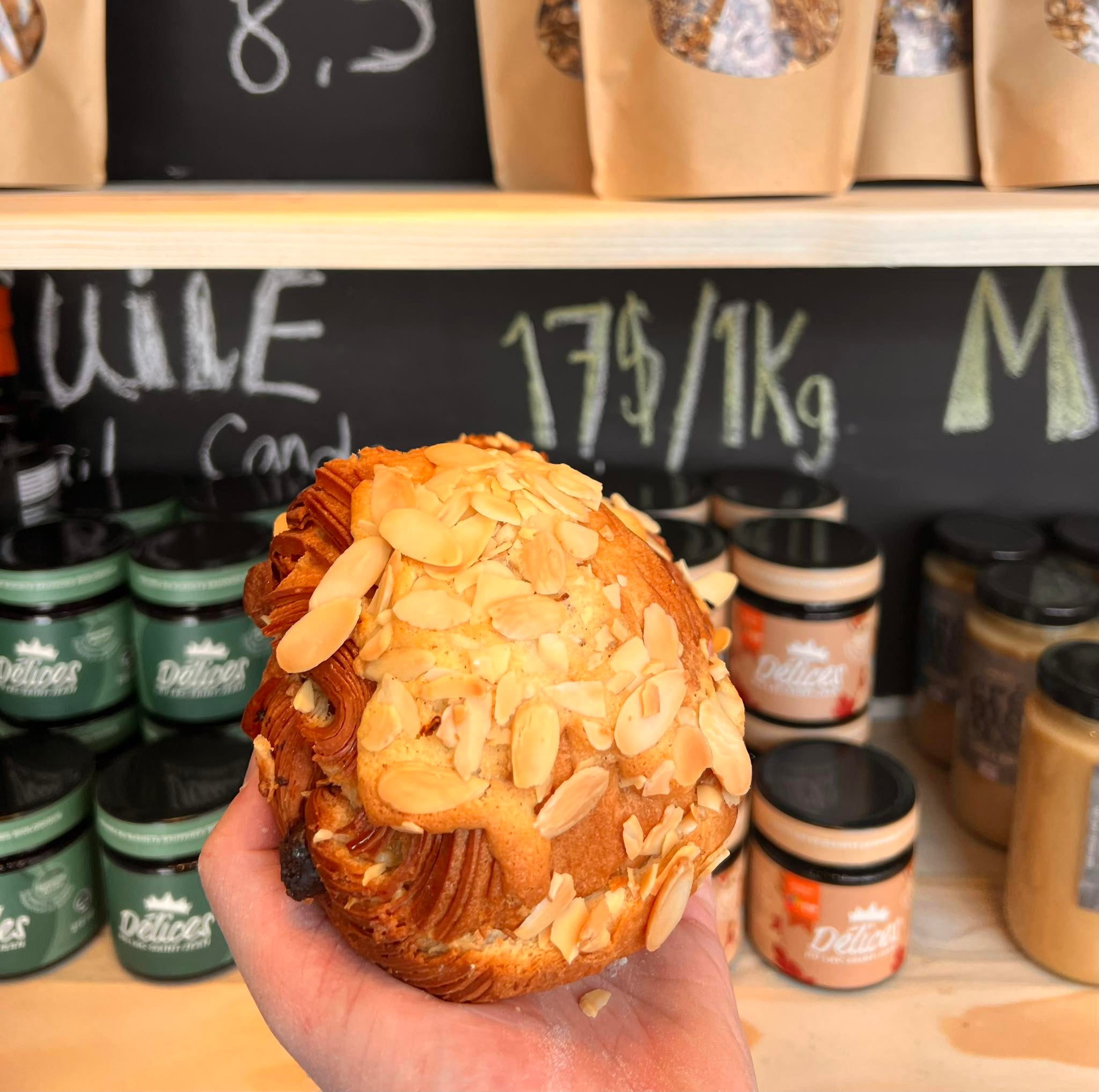 Croissant aux amandes - Boulangerie Farine
